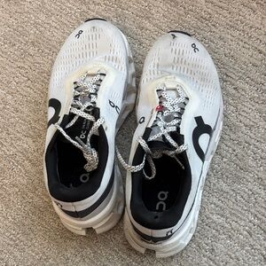 Women’s On Cloud Monster2 White Sneakers